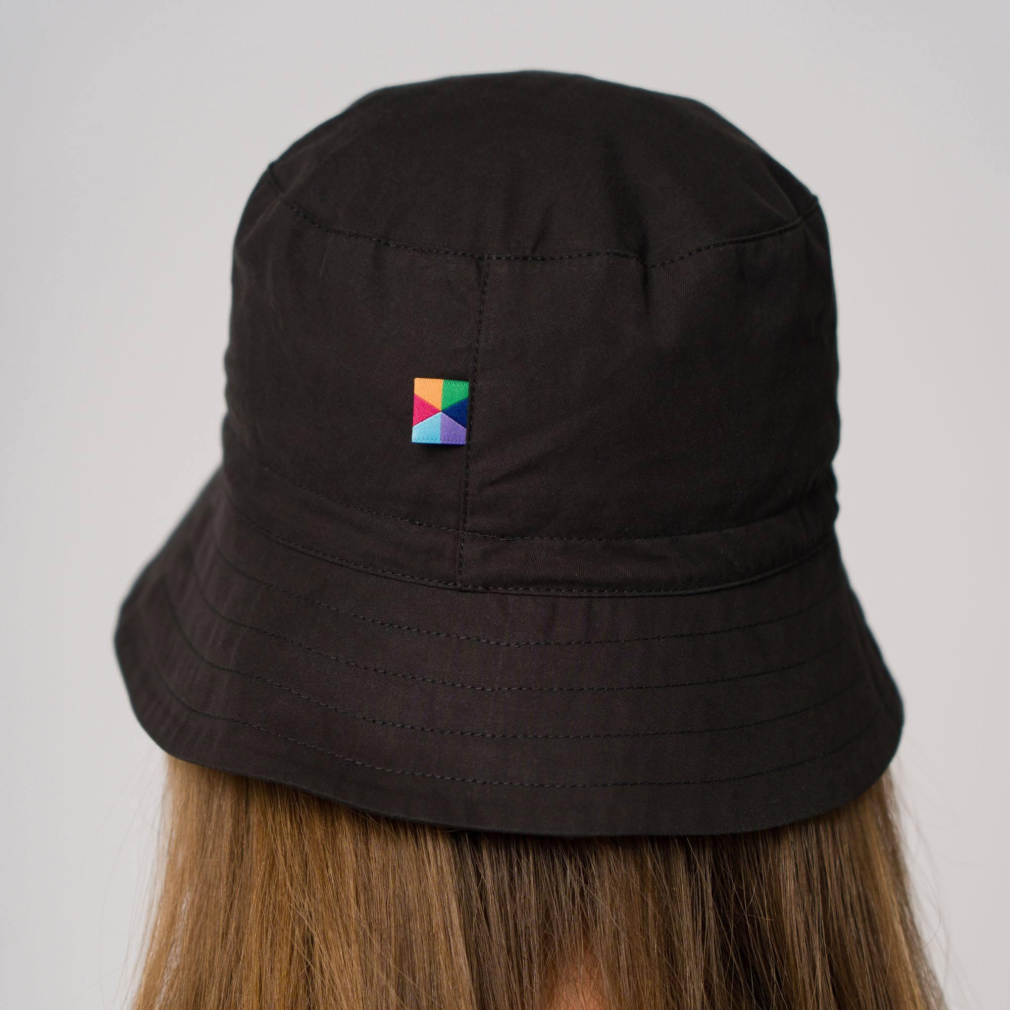 Black bucket hat