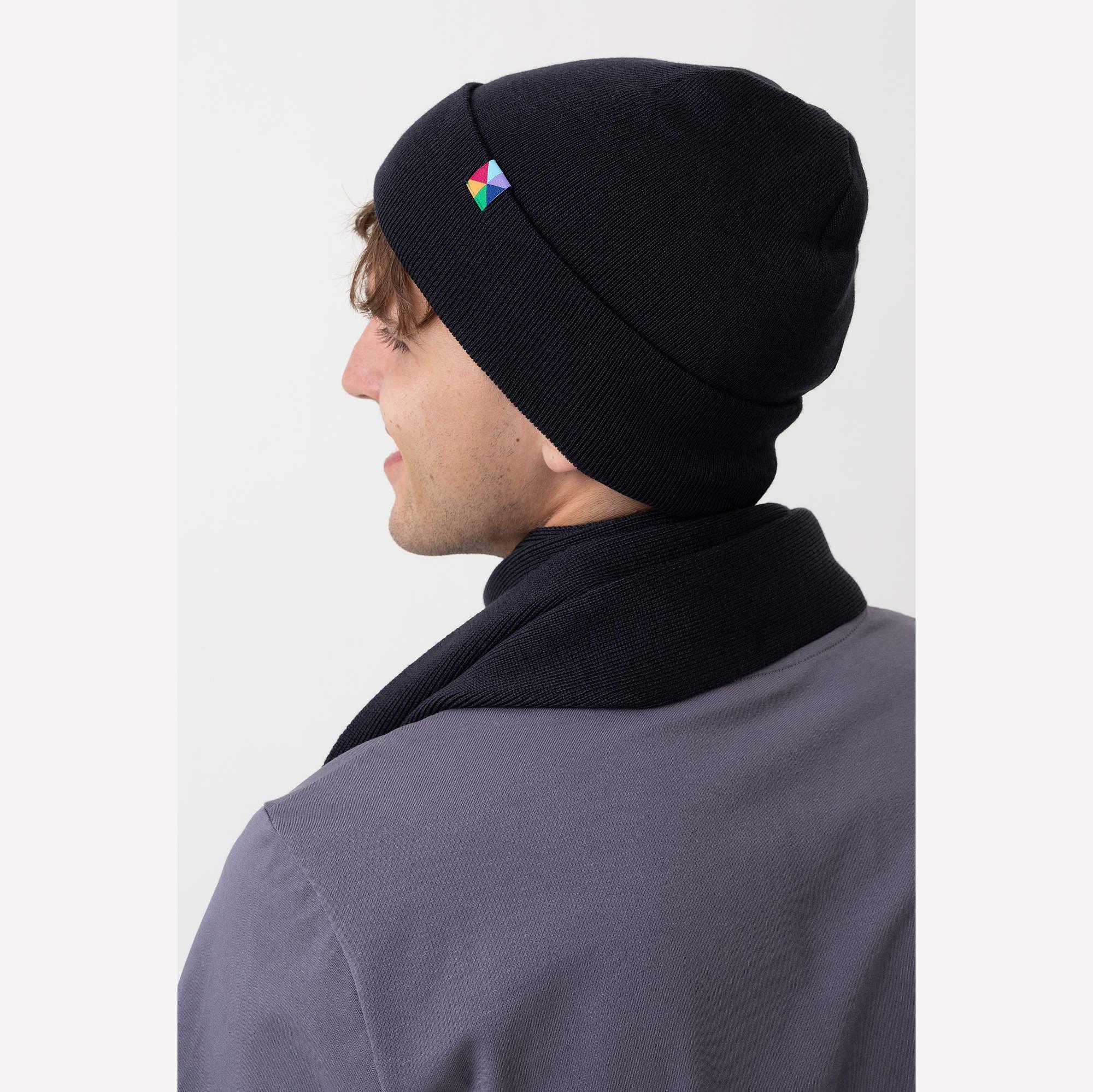 Black fine knit merino wool beanie