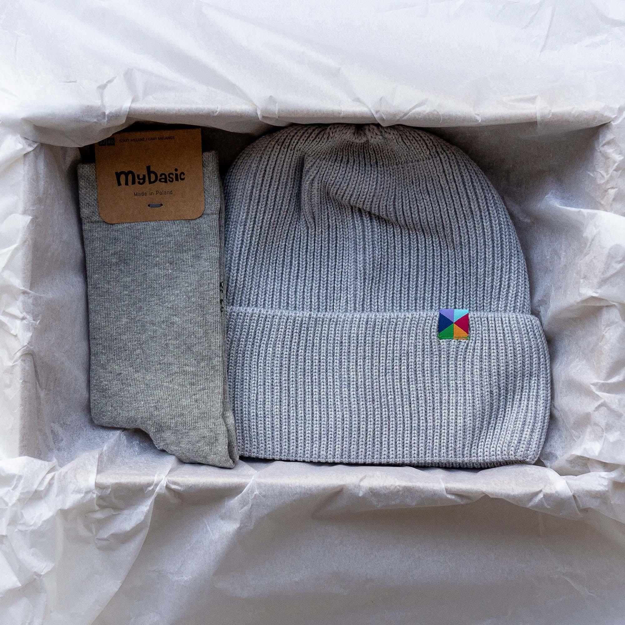 Grey melange merino wool hat and socks set
