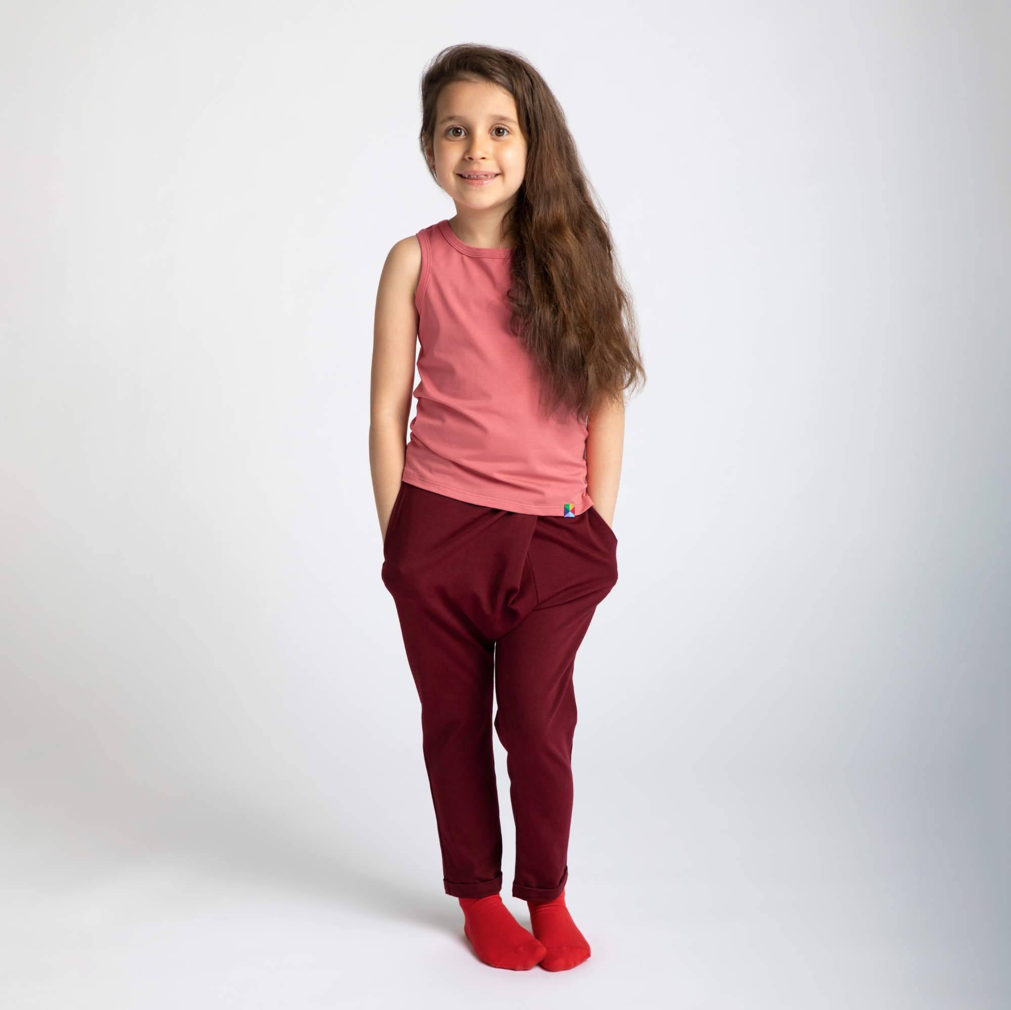 Burgundy pants with a pleat