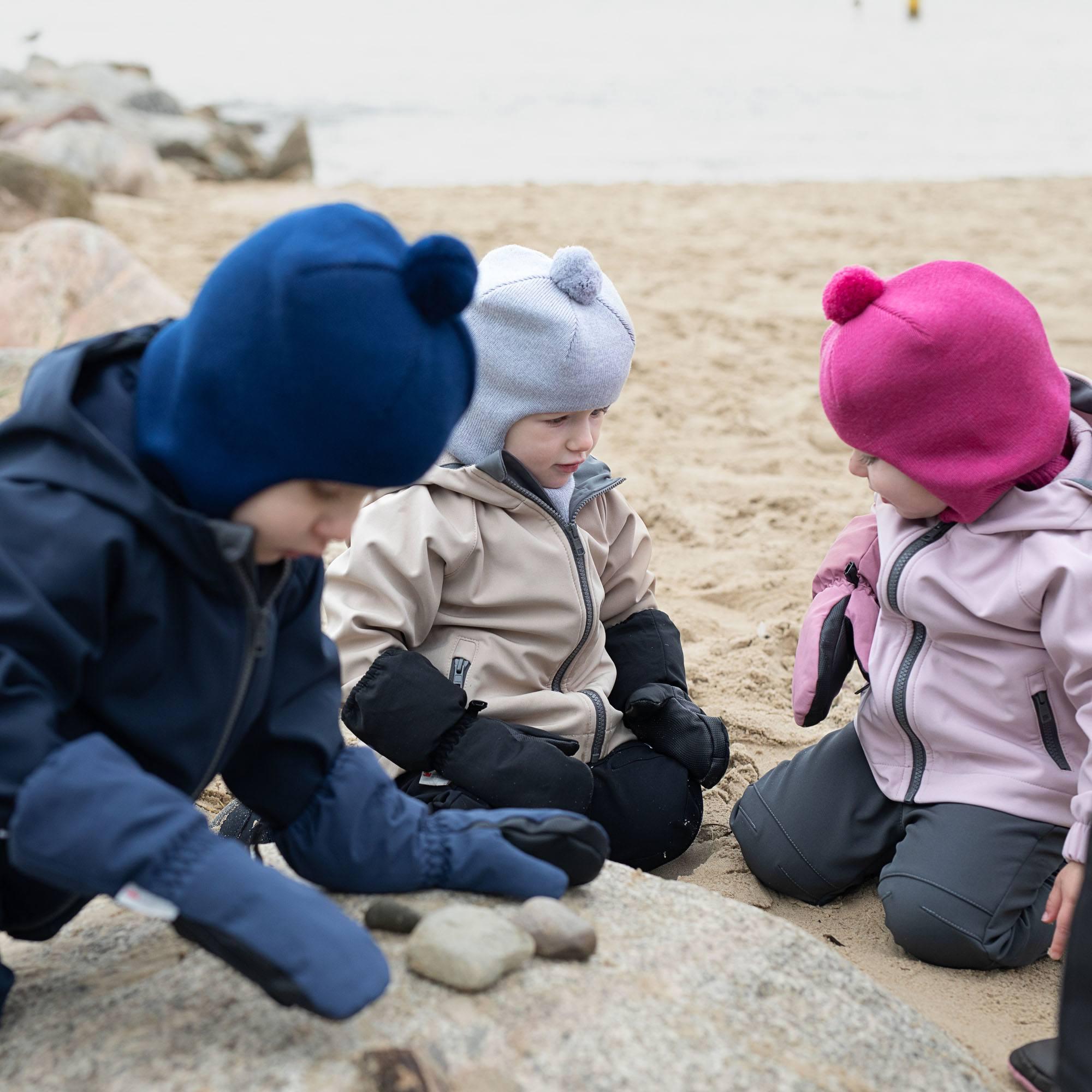 Navy blue winter mittens kids