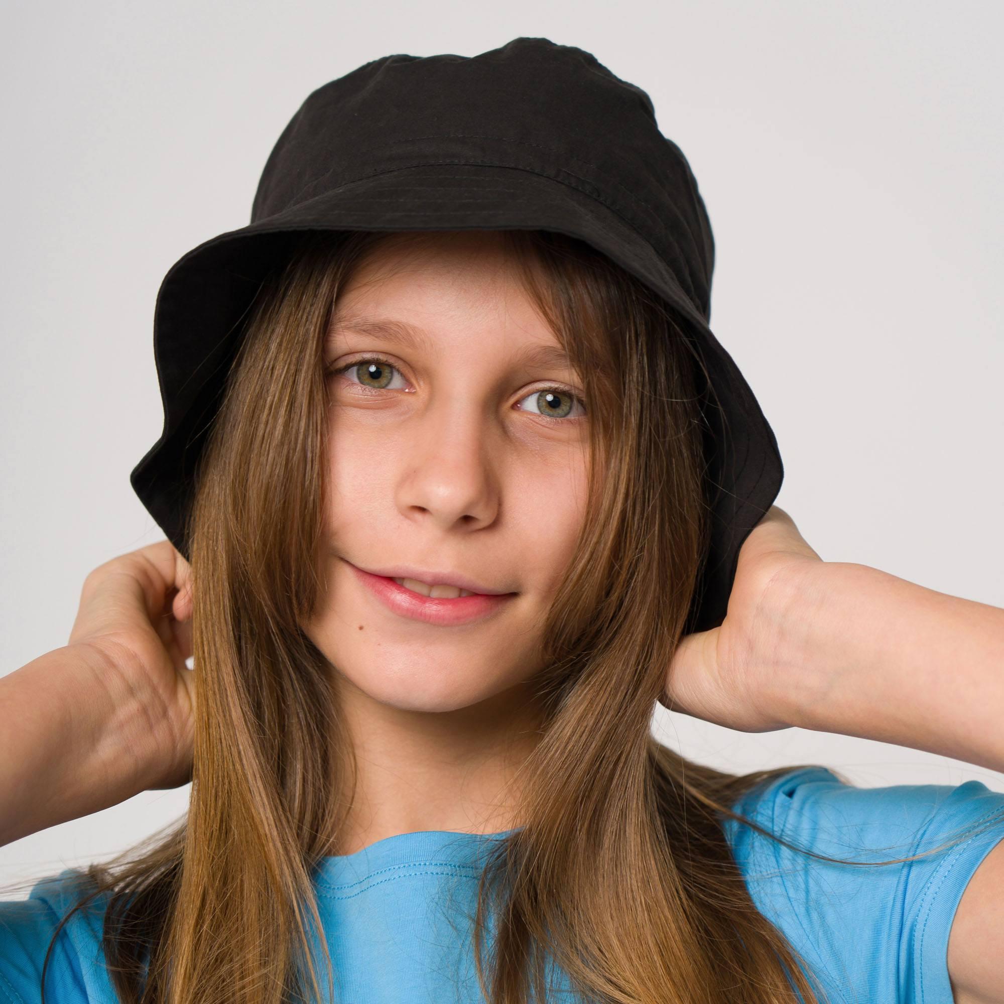 Black bucket hat