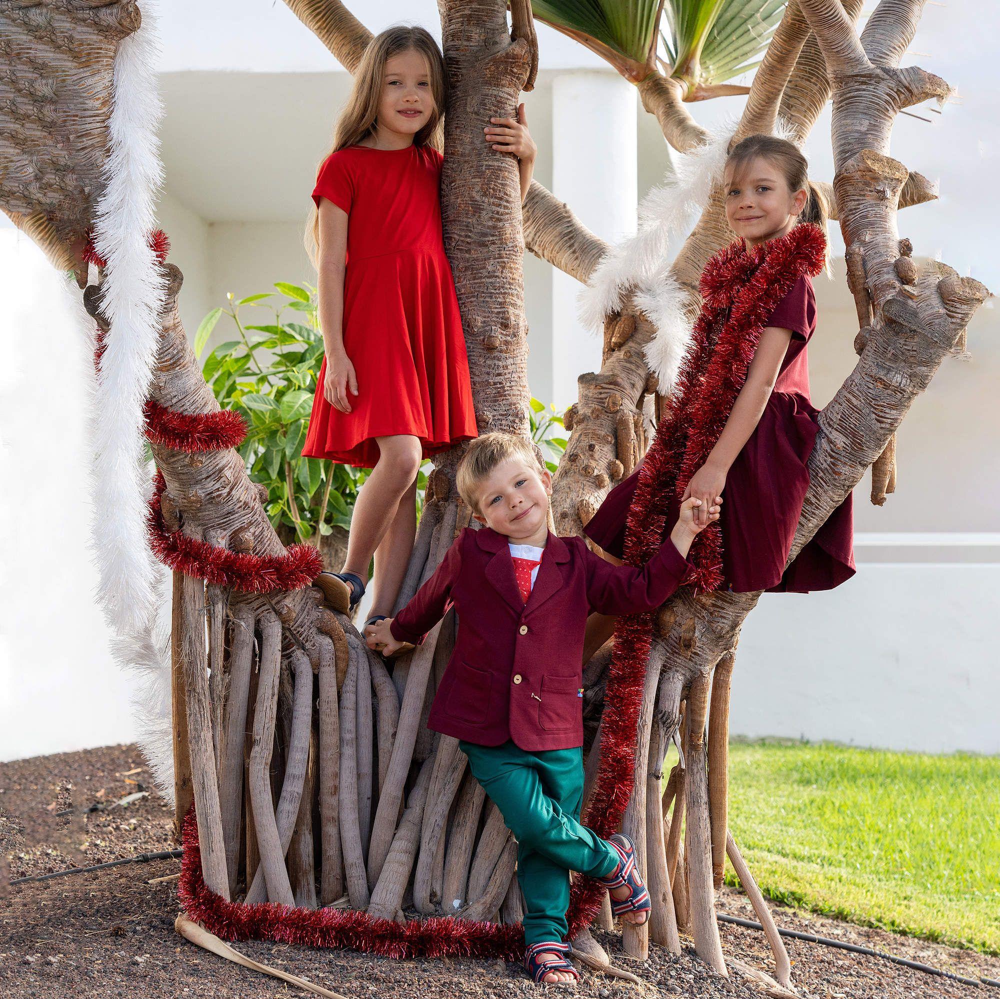 Red short sleeve dress