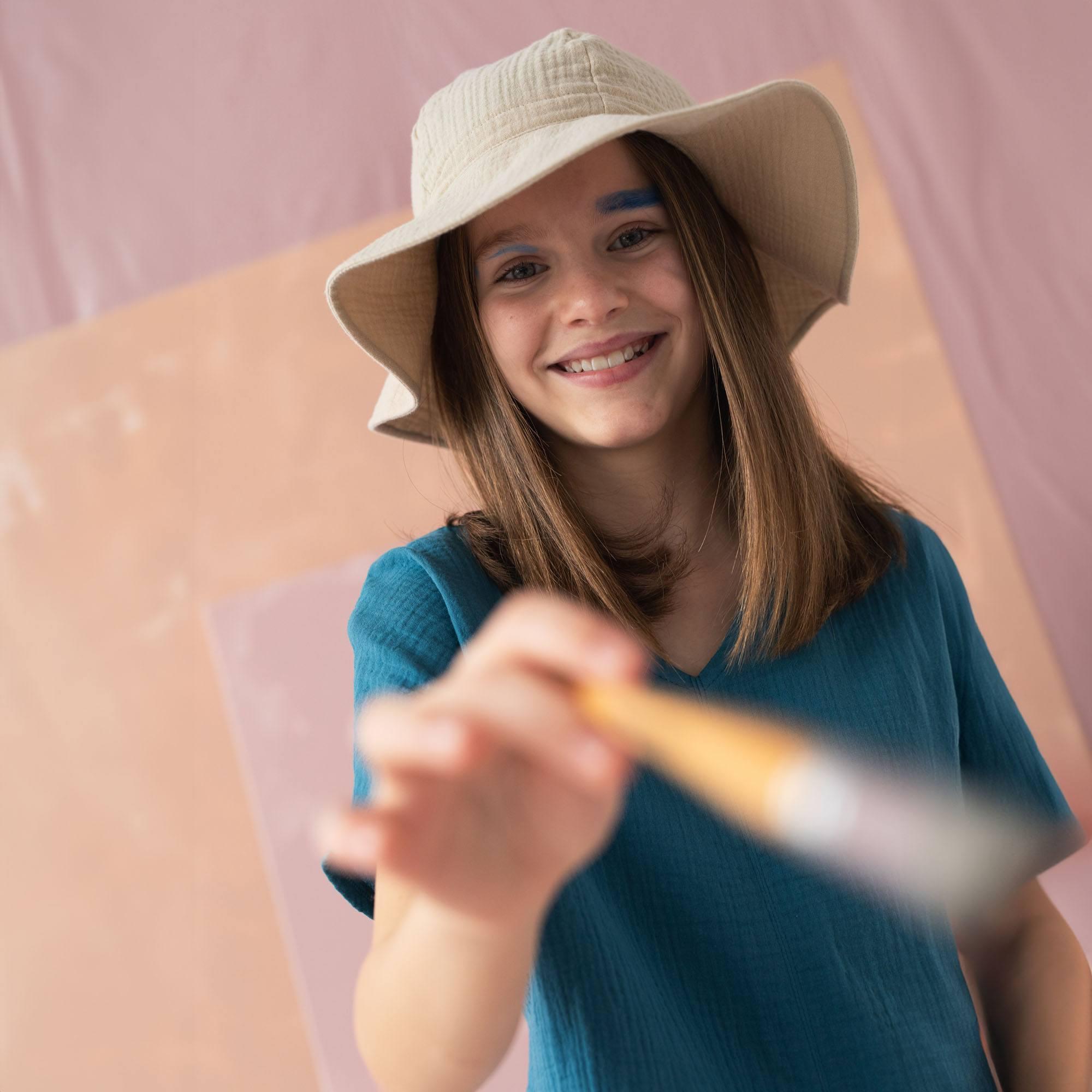 Ecru muslin brimmed hat