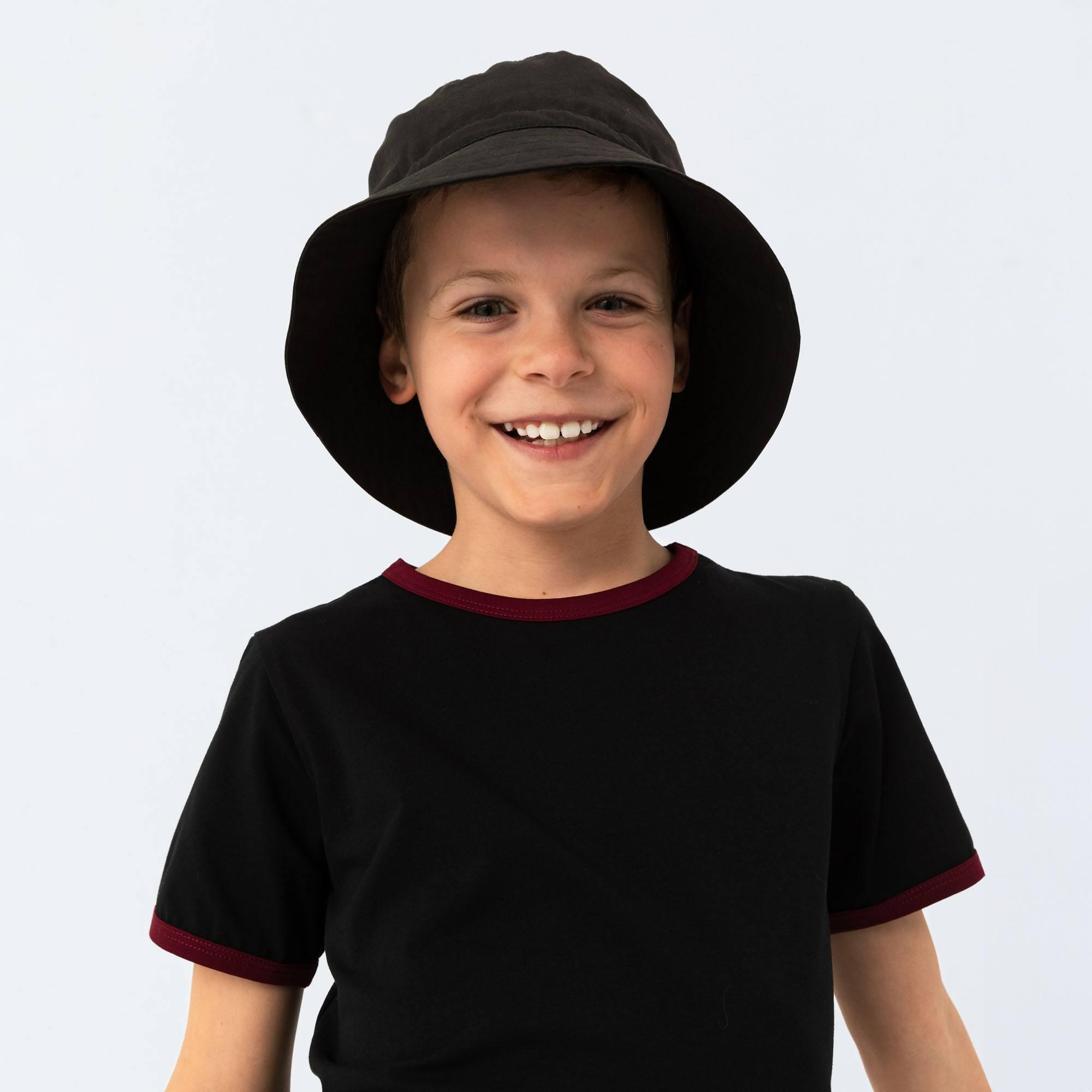 Black bucket hat