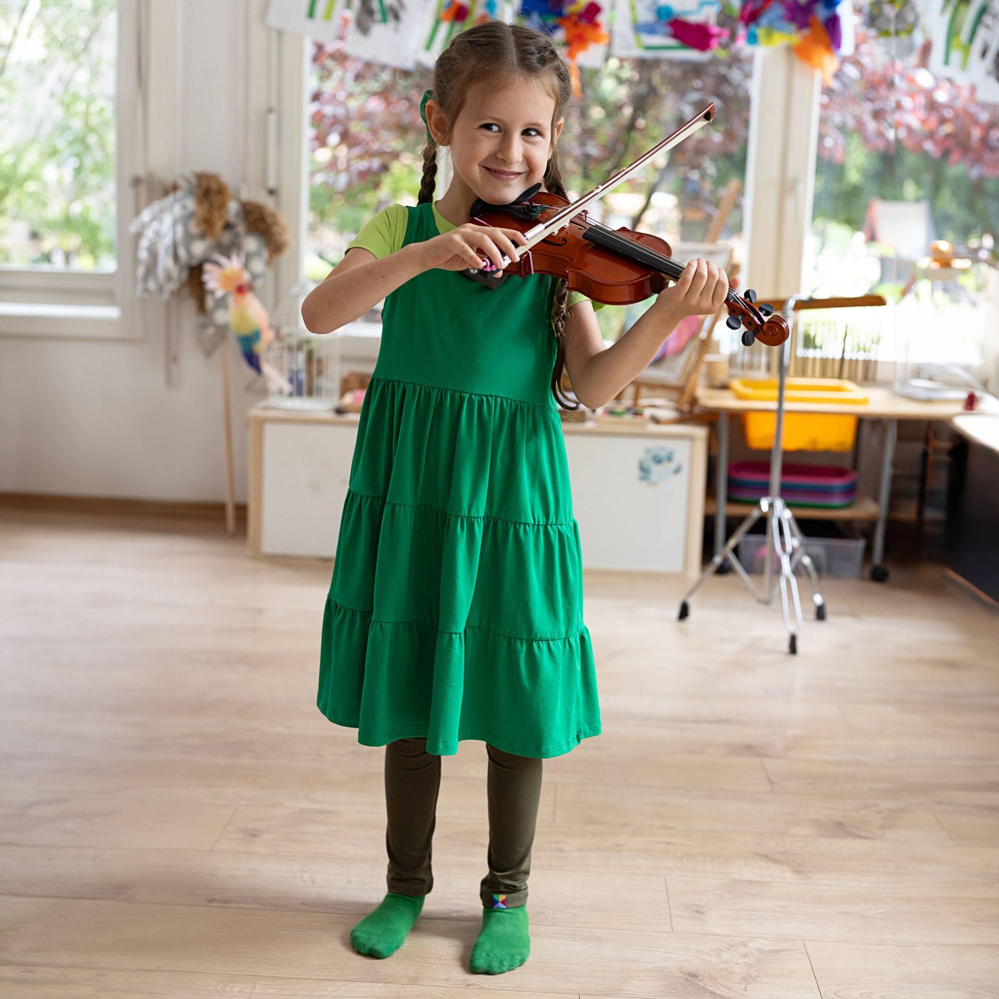 Green sleeveless dress