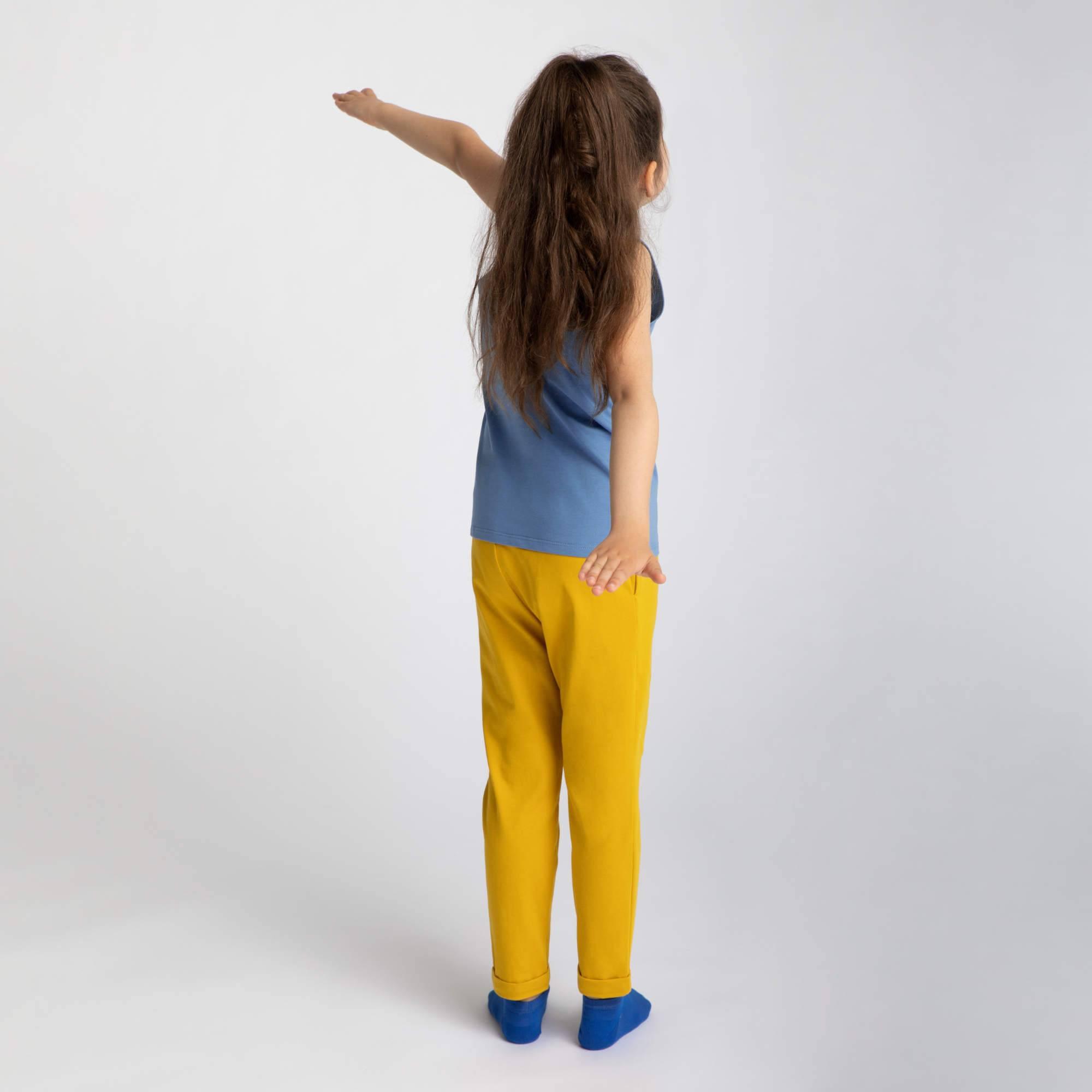 Mustard pants with a pleat