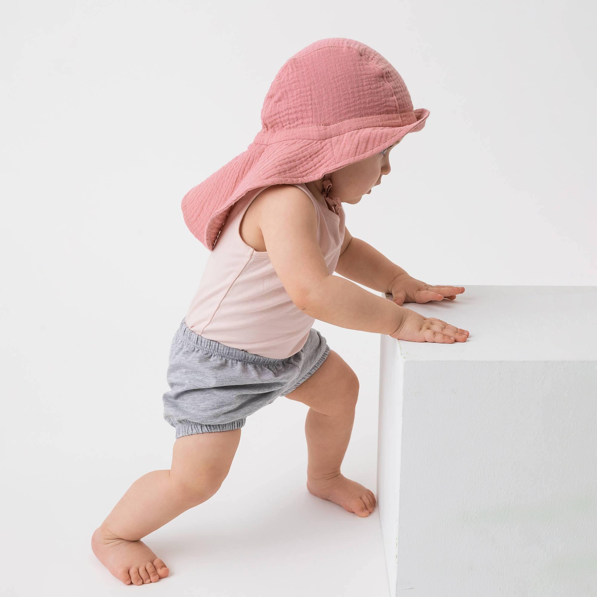 Pink muslin hat with strings Baby