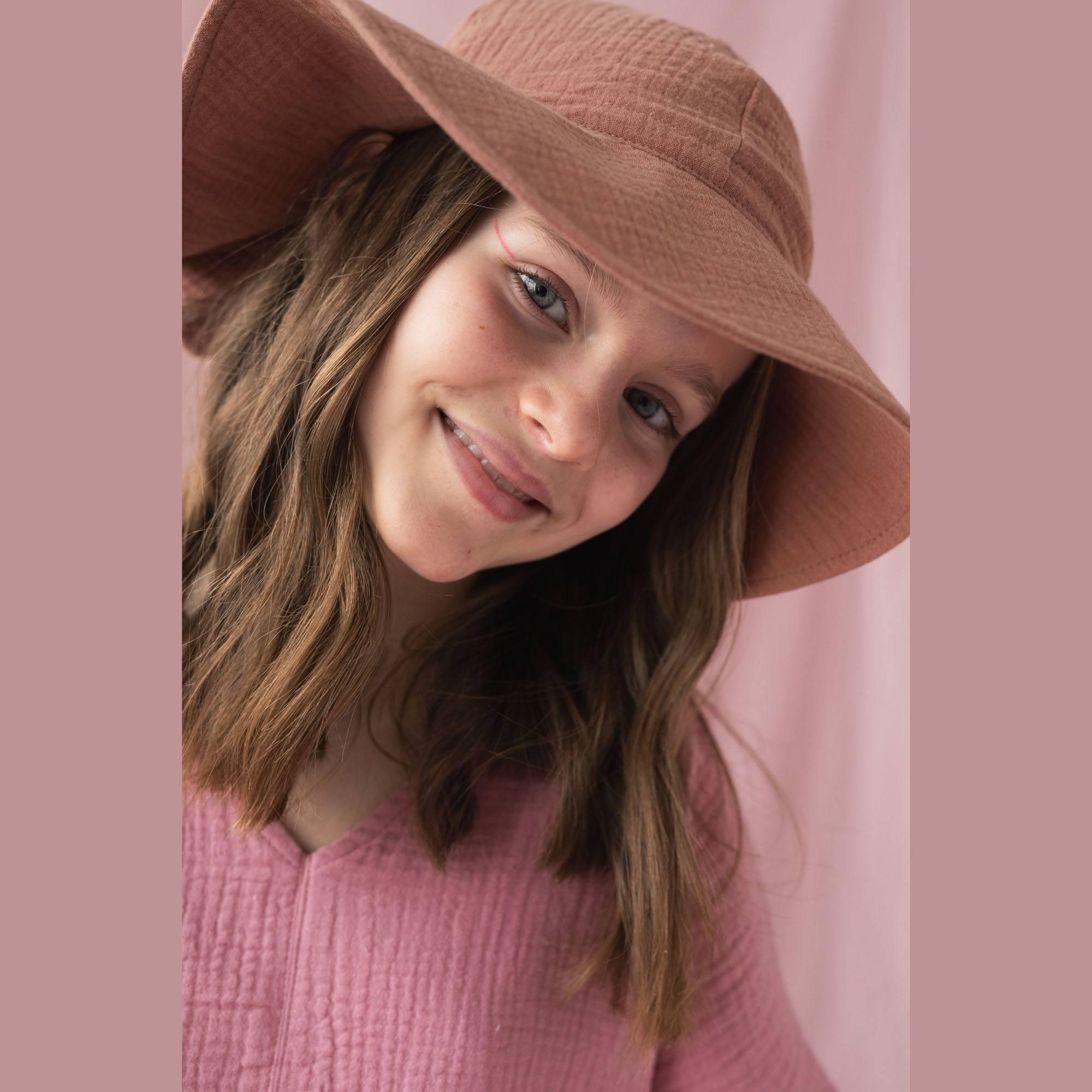 Caramel muslin brimmed hat